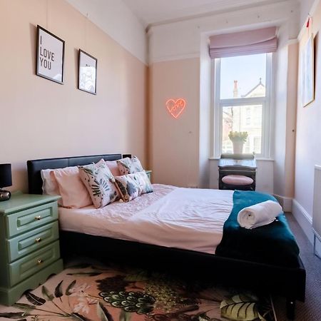 5-Bed House With Distant Sea Views In Plymouth Villa Esterno foto