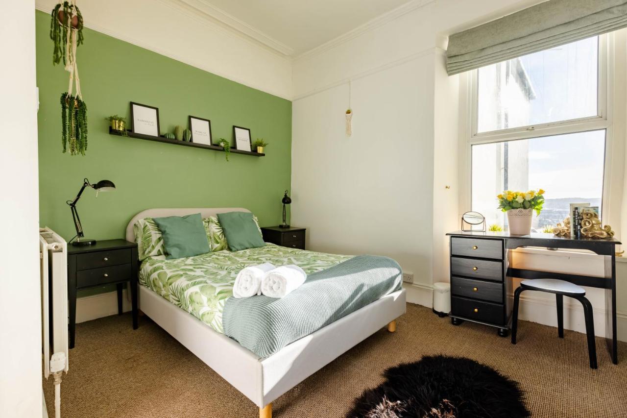 5-Bed House With Distant Sea Views In Plymouth Villa Esterno foto