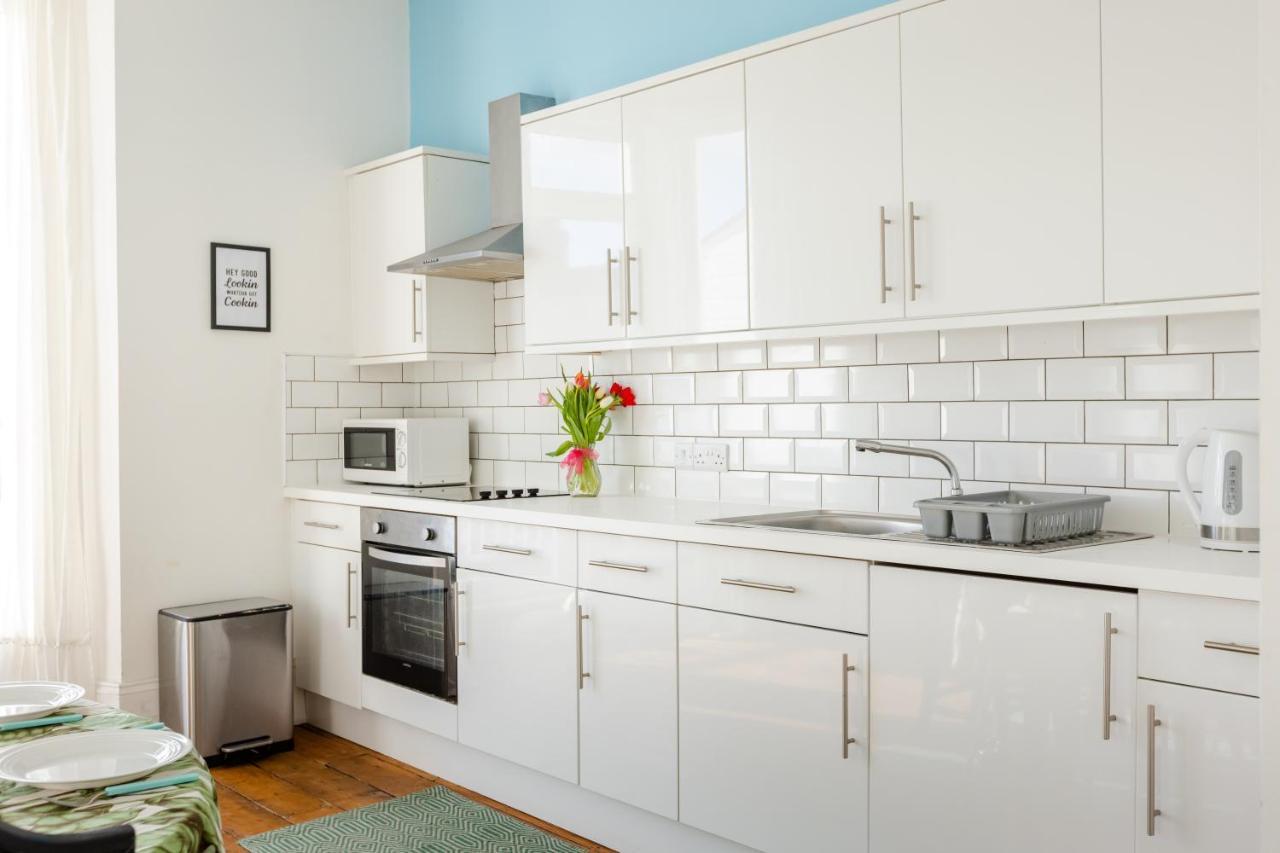 5-Bed House With Distant Sea Views In Plymouth Villa Esterno foto